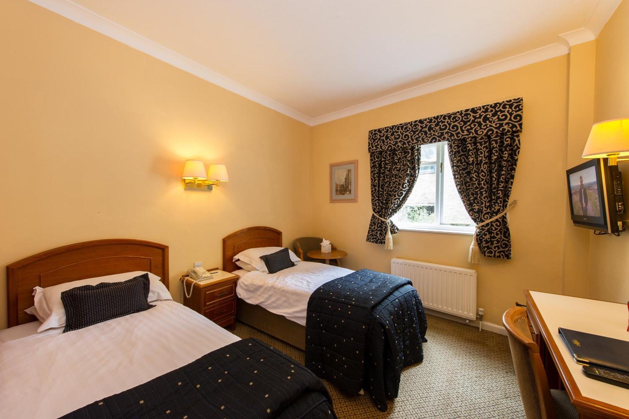 Standard Twin Room,61439191:JPEG