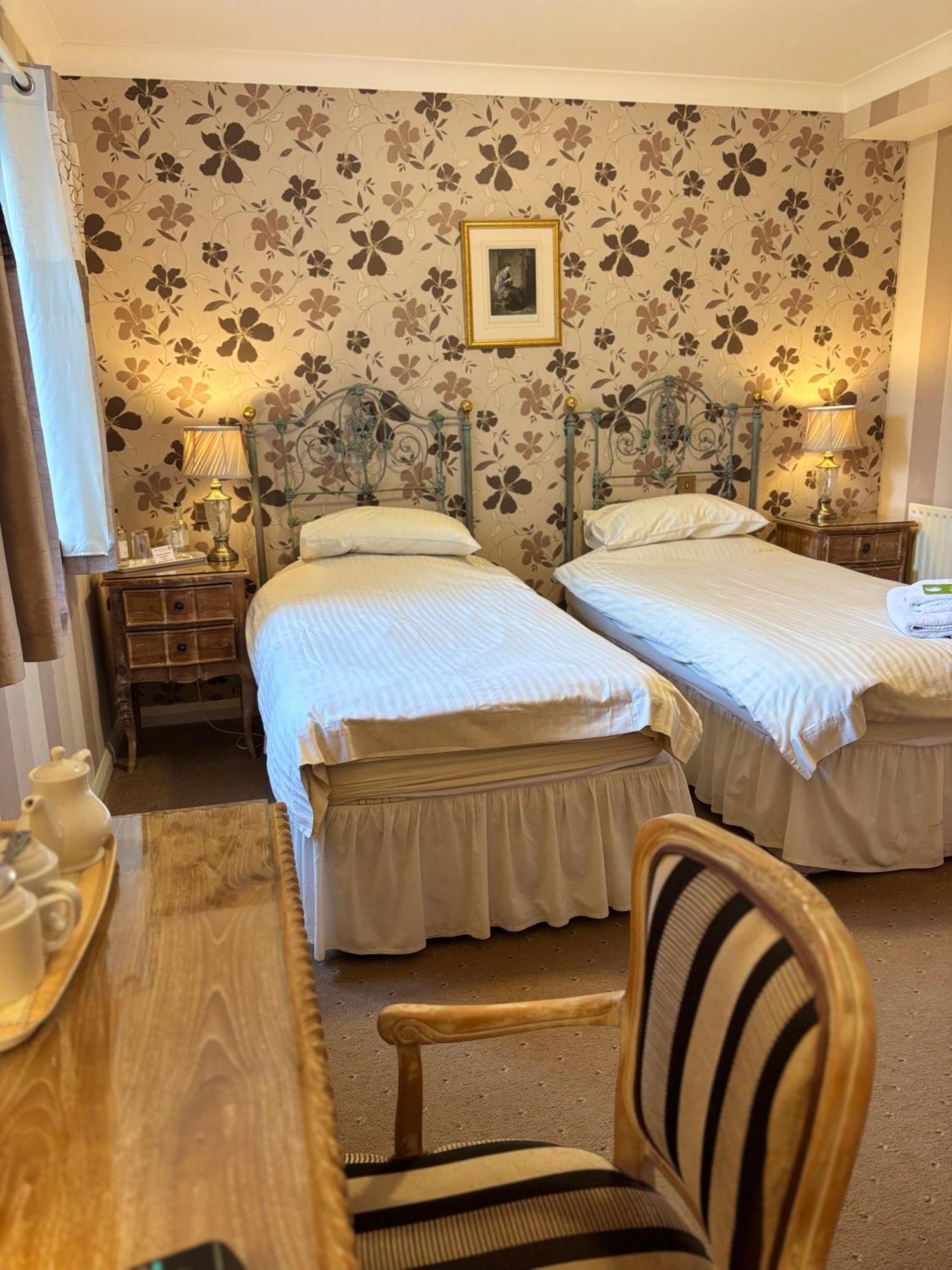 Twin Room,1655269189:JPEG