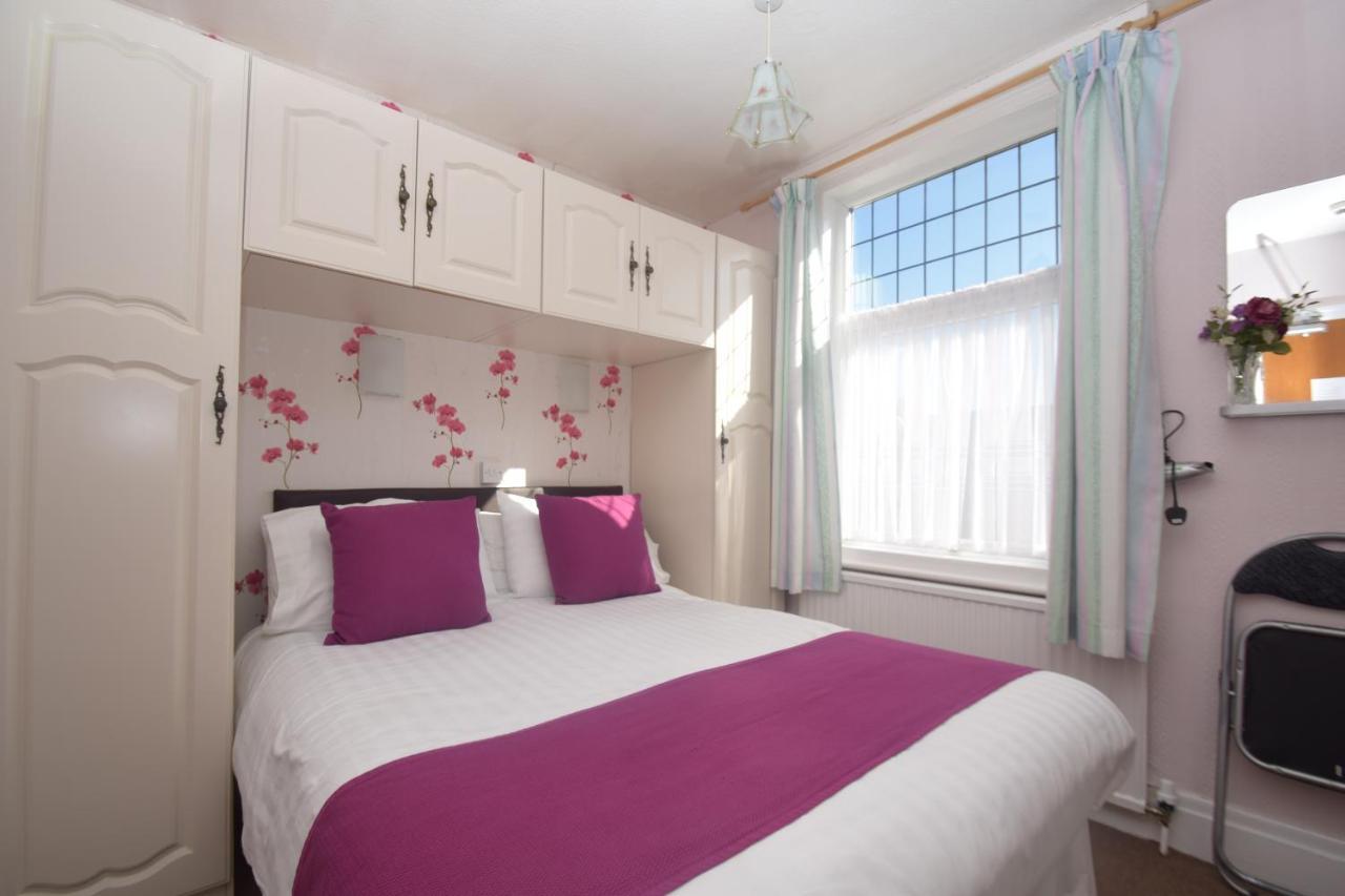 Twin Room en suite,1655269167:JPEG